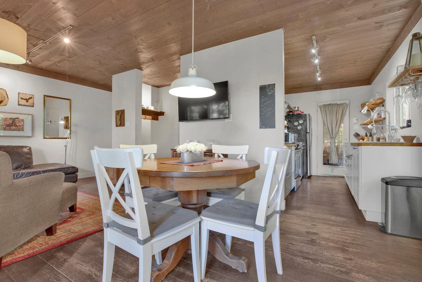 Salle à manger - 511 Ch. Du Lac-Vincent, Shawinigan, QC - Indoor Photo Showing Dining Room