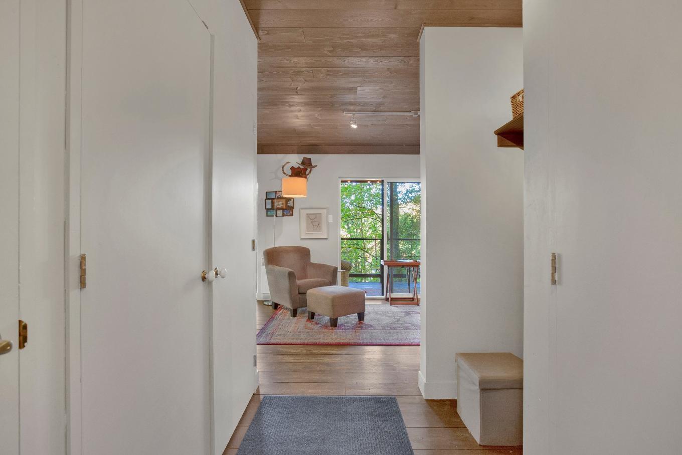 Hall d'entrée/Vestibule - 511 Ch. Du Lac-Vincent, Shawinigan, QC - Indoor Photo Showing Other Room