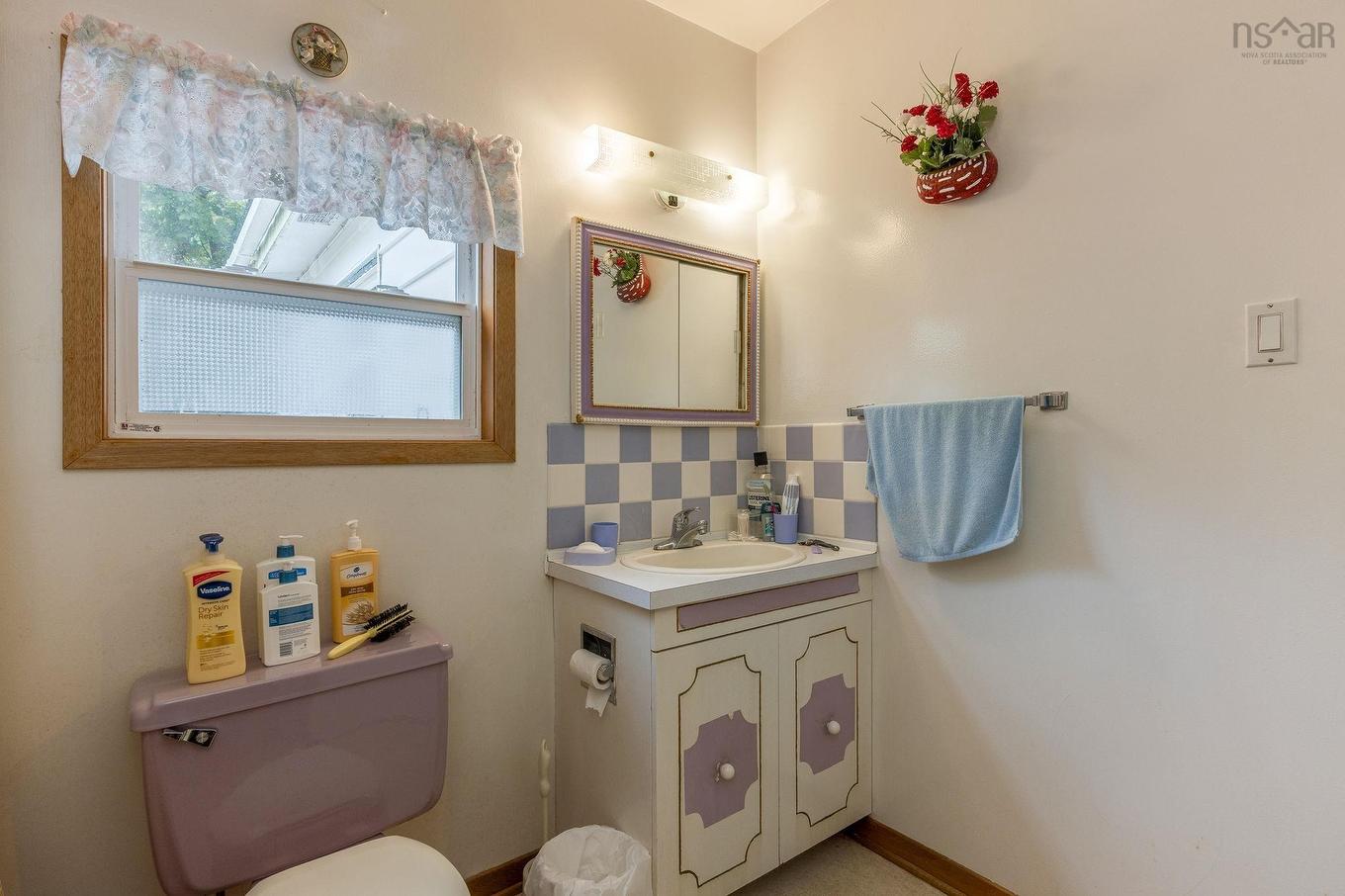 3774 St. Margarets Bay Road, Hubley, NS