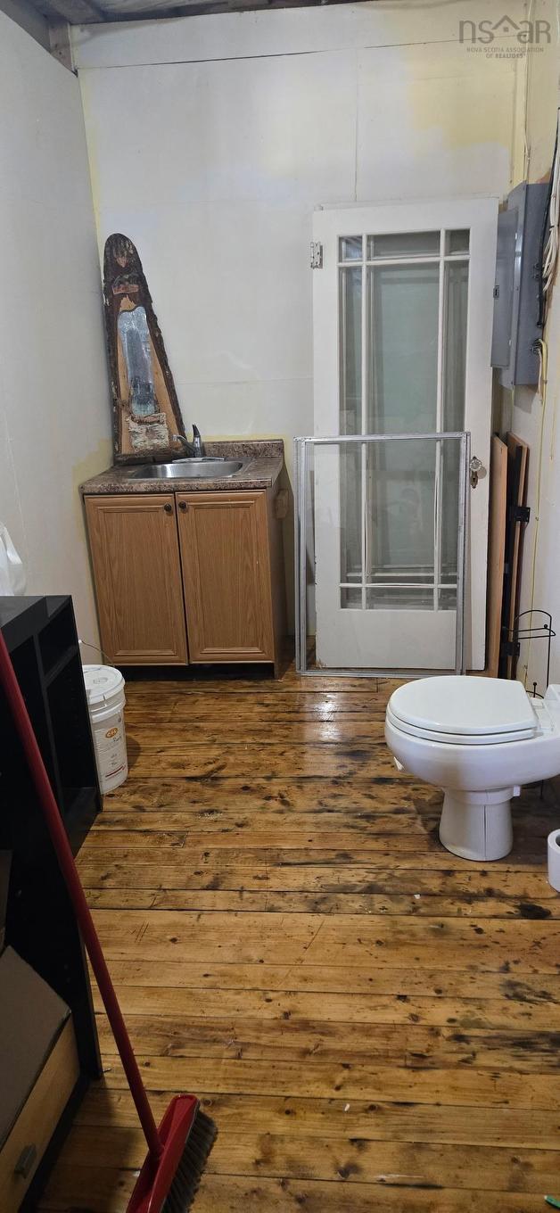 11799 Highway 8, Kempt, NS