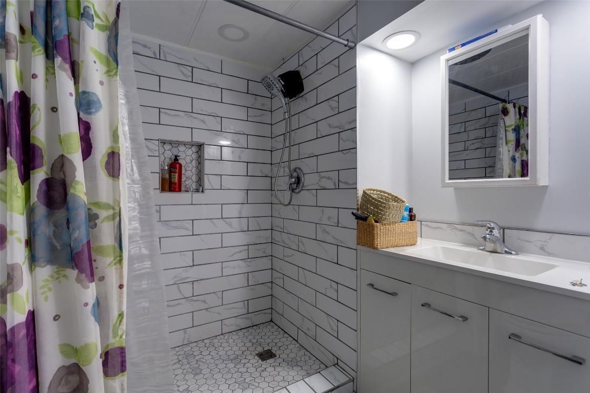 6-12022 Pretty Road, Lake Country, BC