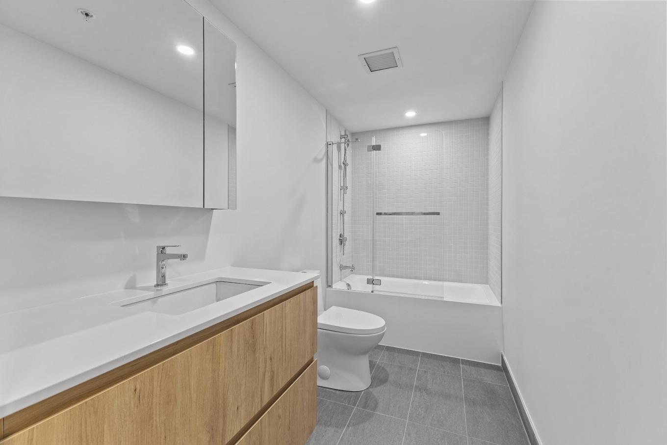 Bathroom - 106-1220 Boul. René-Lévesque E., Montréal (Ville-Marie), QC - Indoor Photo Showing Bathroom