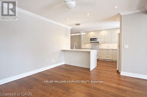14 Oceanic Drive, Hamilton, ON - Indoor Photo Showing Kitchen