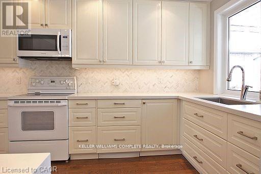 14 Oceanic Drive, Hamilton, ON - Indoor Photo Showing Kitchen