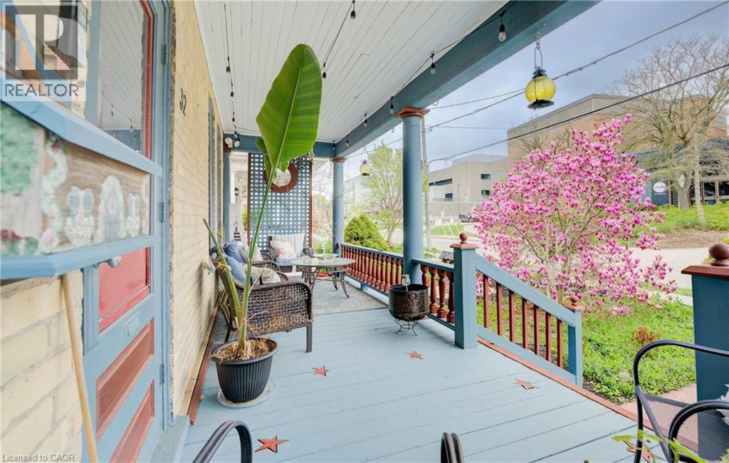 32 Ellen Street E, Kitchener, ON - Outdoor With Exterior