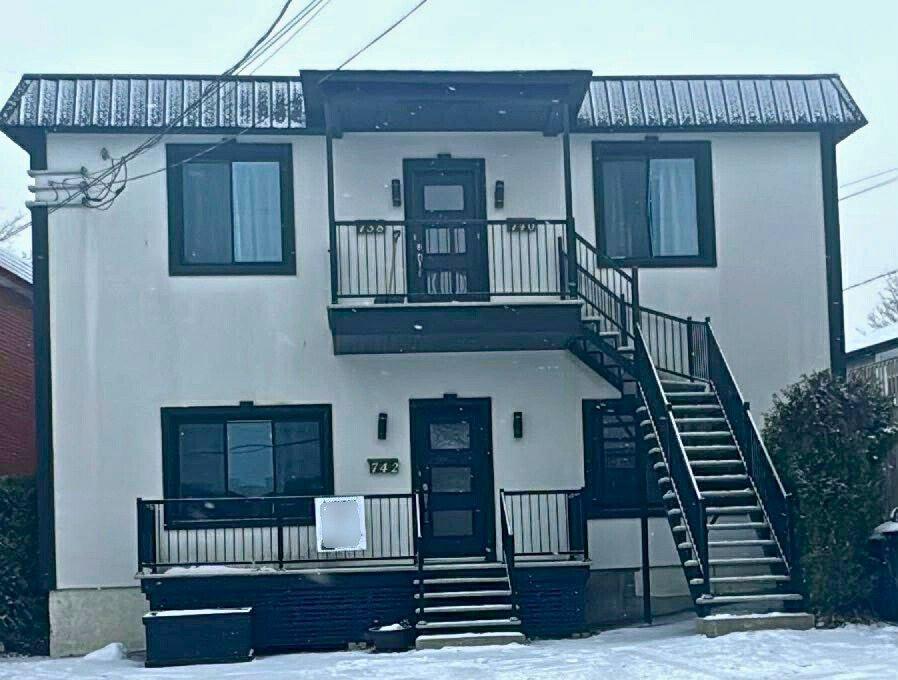 Frontage - 738 - 742 Av. Bellevue, Laval (Saint-Vincent-De-Paul), QC - Outdoor