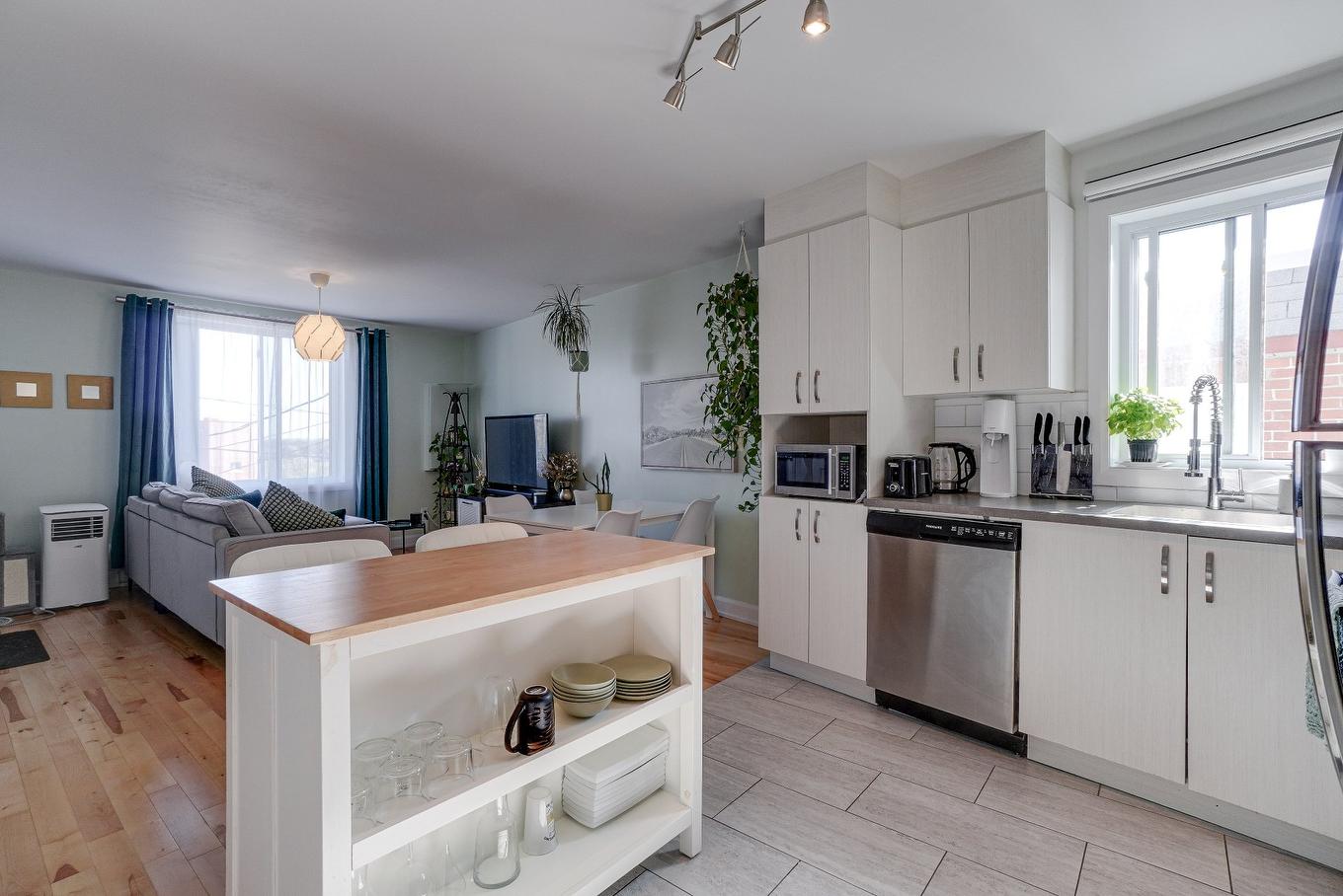 Kitchen - 738 - 742 Av. Bellevue, Laval (Saint-Vincent-De-Paul), QC - Indoor Photo Showing Kitchen