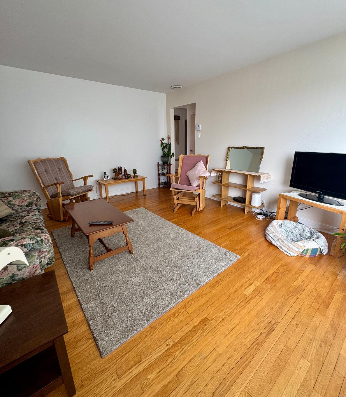 Living room - 831 Rue Doucet, Sept-Îles, QC - Indoor Photo Showing Living Room