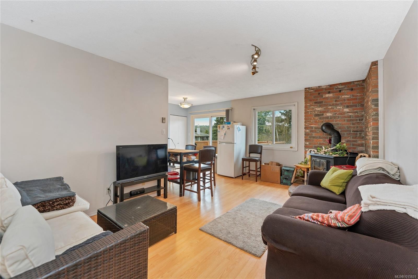 1560 Prairie St, Saanich, BC