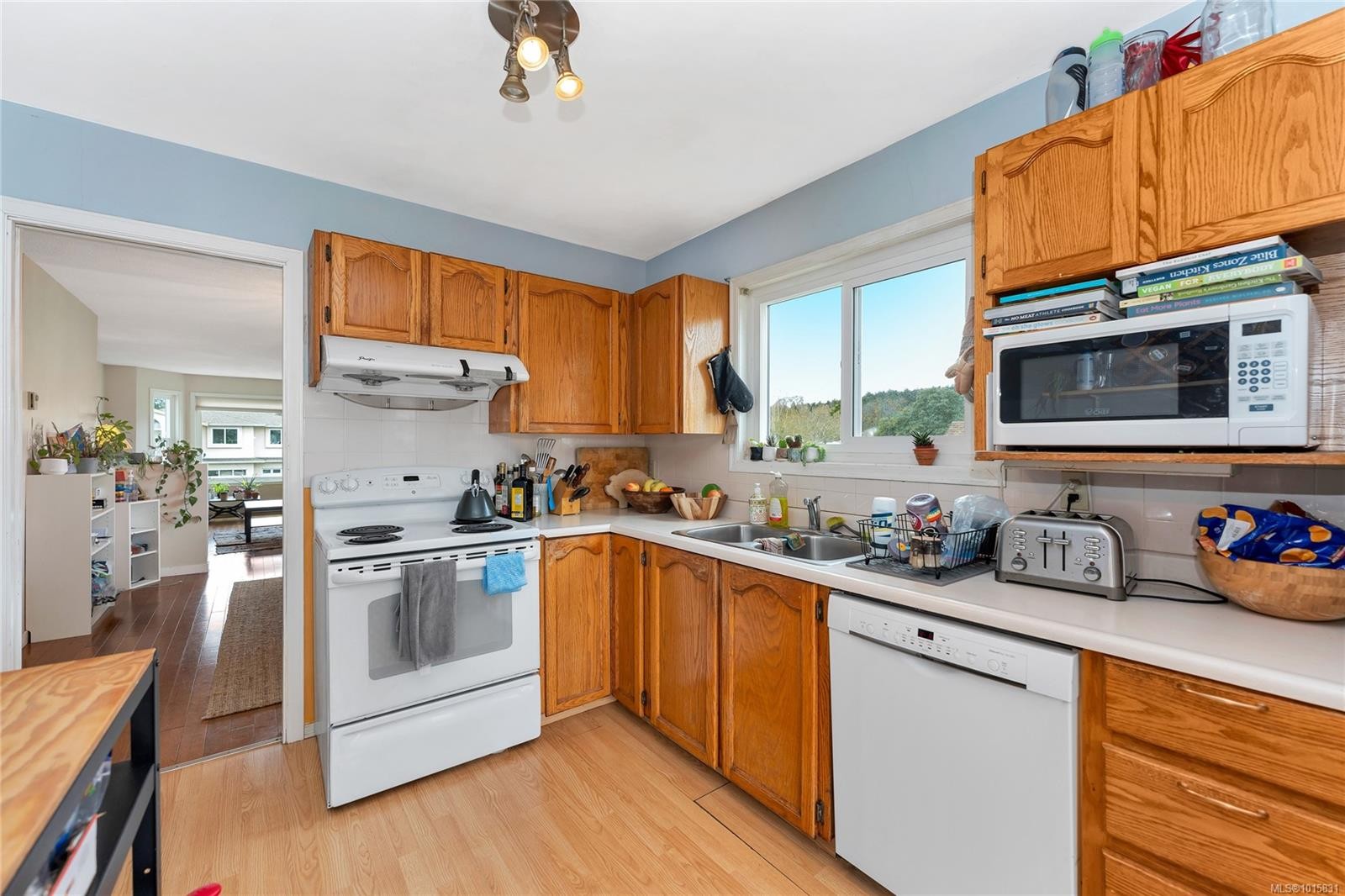 1560 Prairie St, Saanich, BC