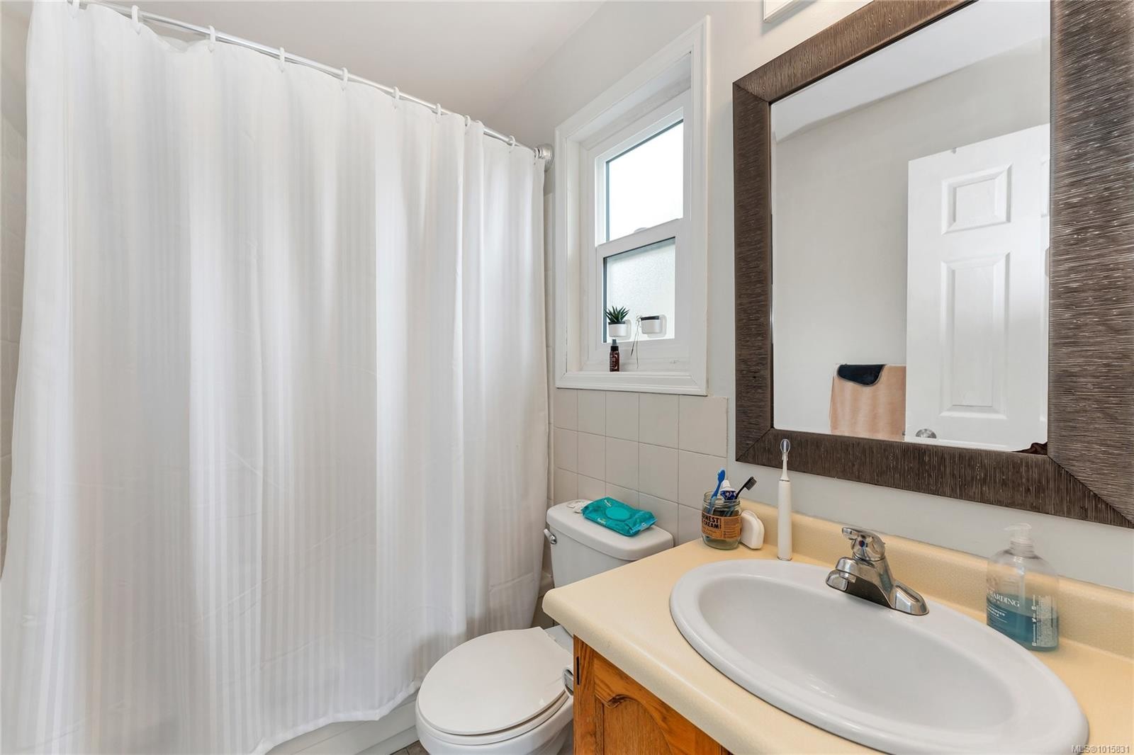 1560 Prairie St, Saanich, BC