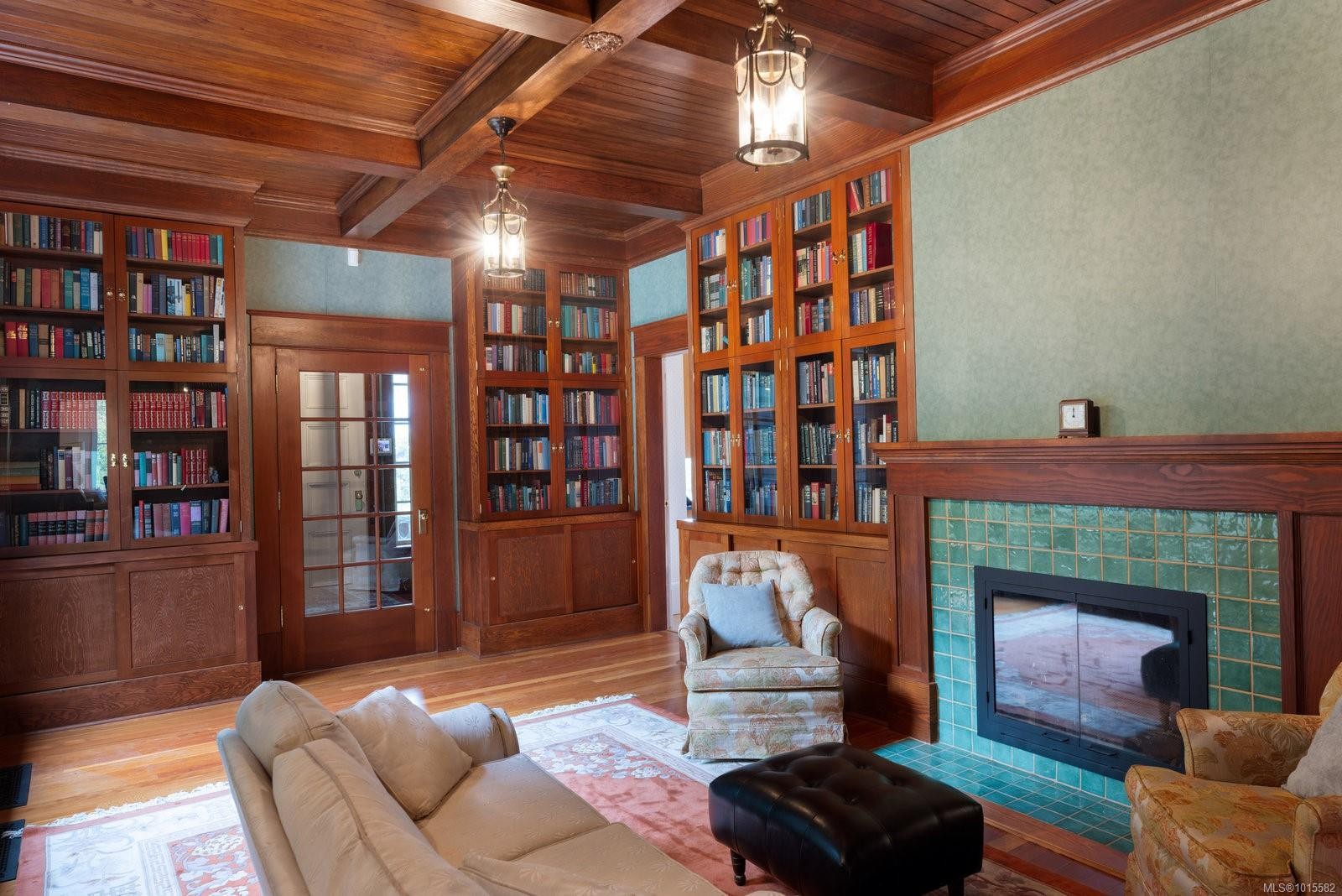 1175 Wain Rd, North Saanich, BC