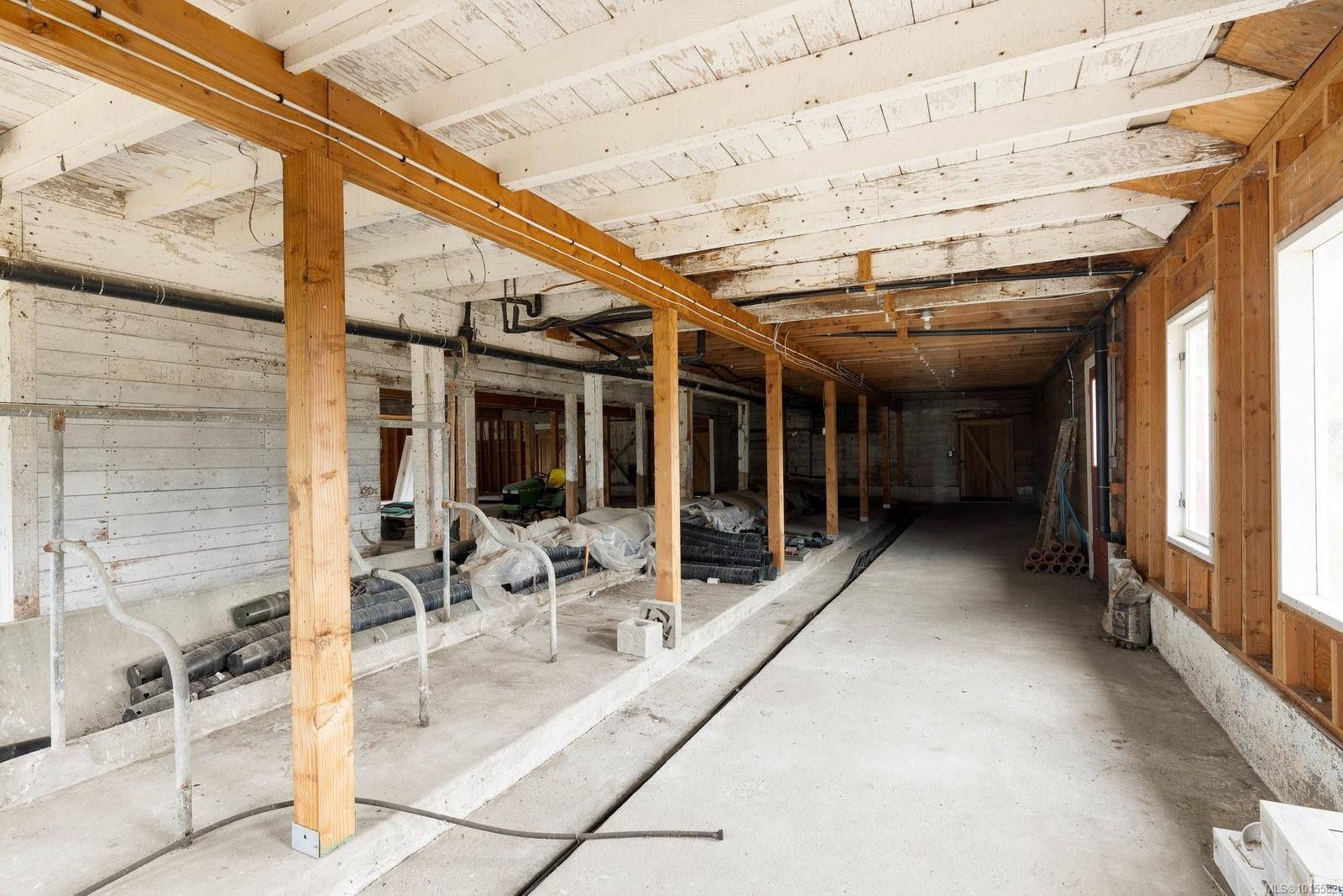 1175 Wain Rd, North Saanich, BC