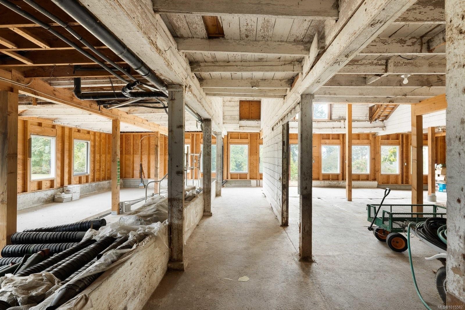 1175 Wain Rd, North Saanich, BC