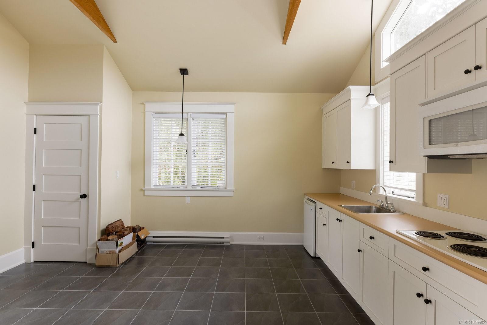 1175 Wain Rd, North Saanich, BC