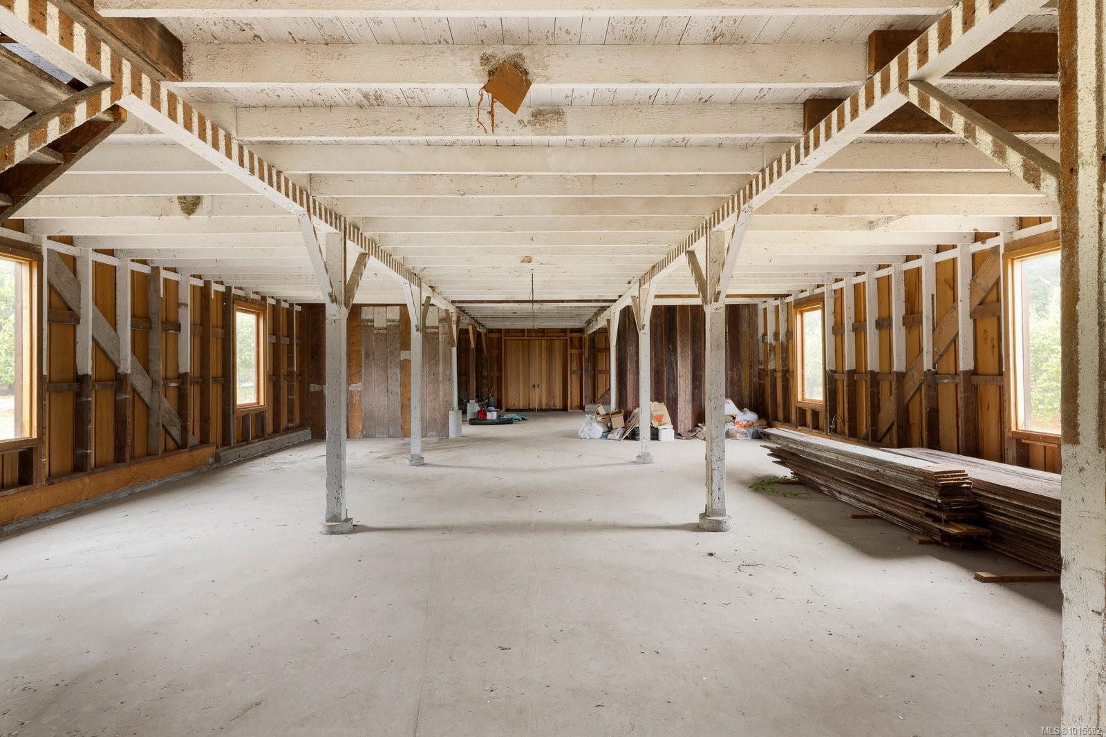 1175 Wain Rd, North Saanich, BC