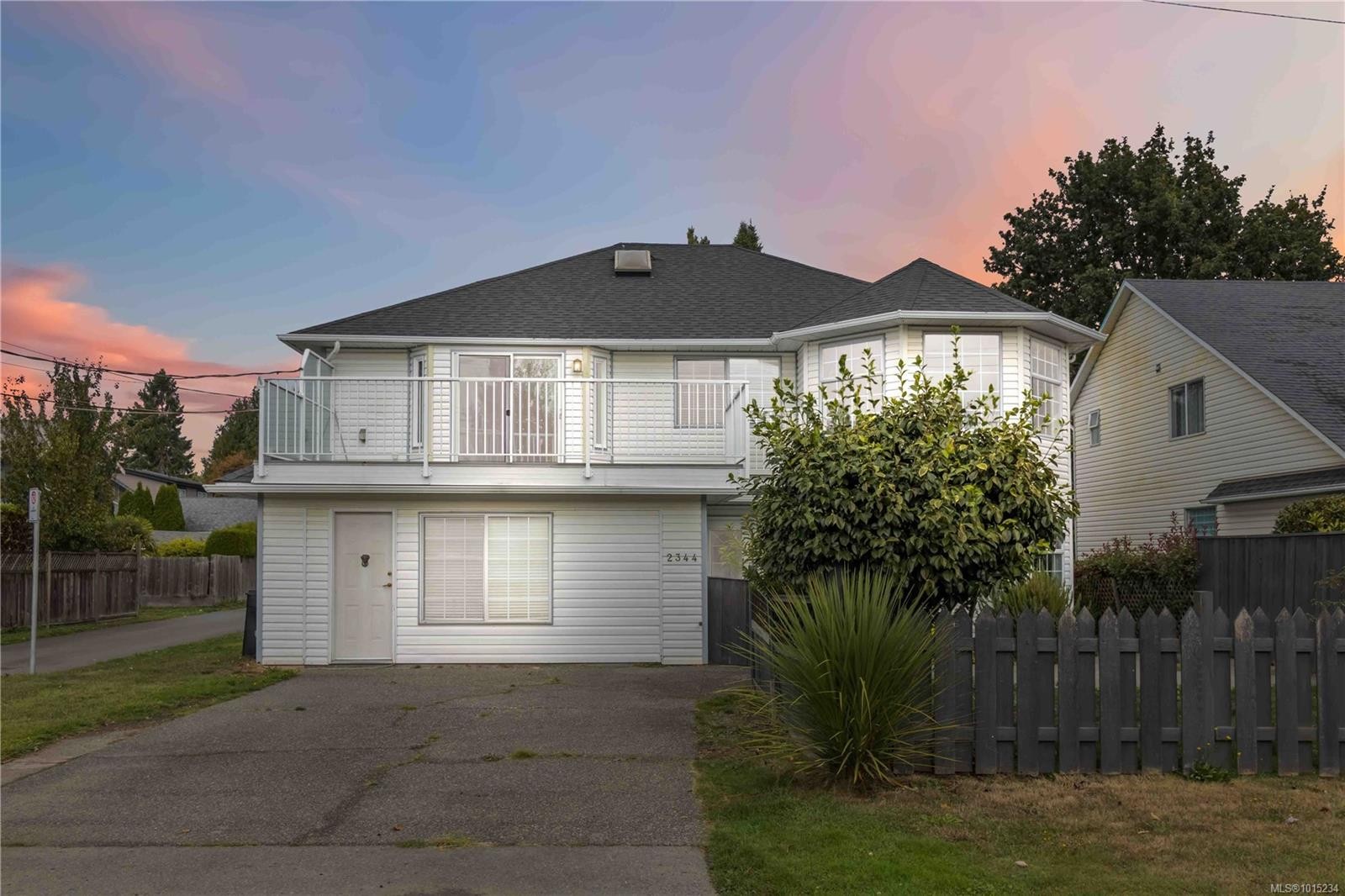 2344 Ocean Ave, Sidney, BC