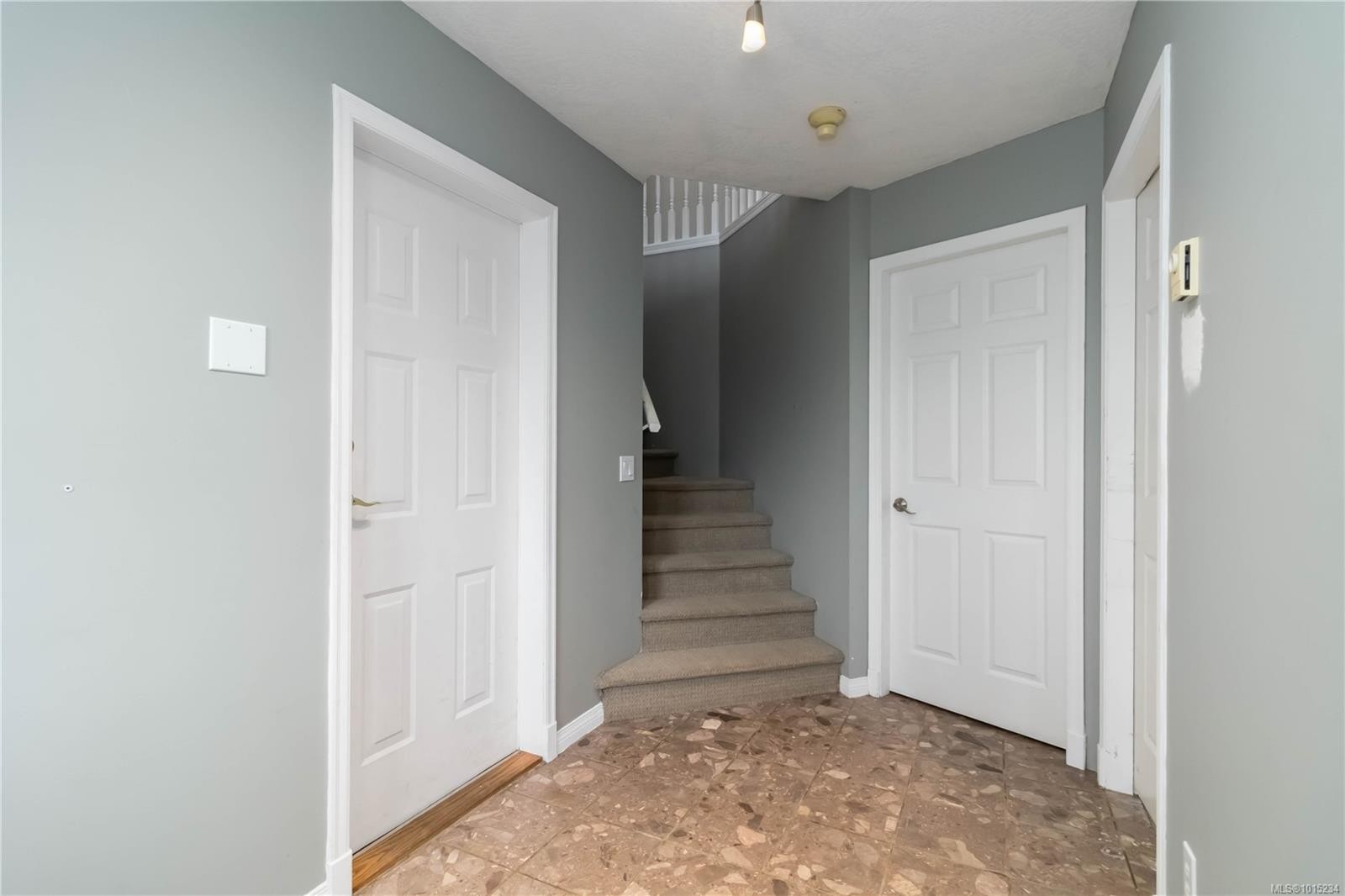 2344 Ocean Ave, Sidney, BC