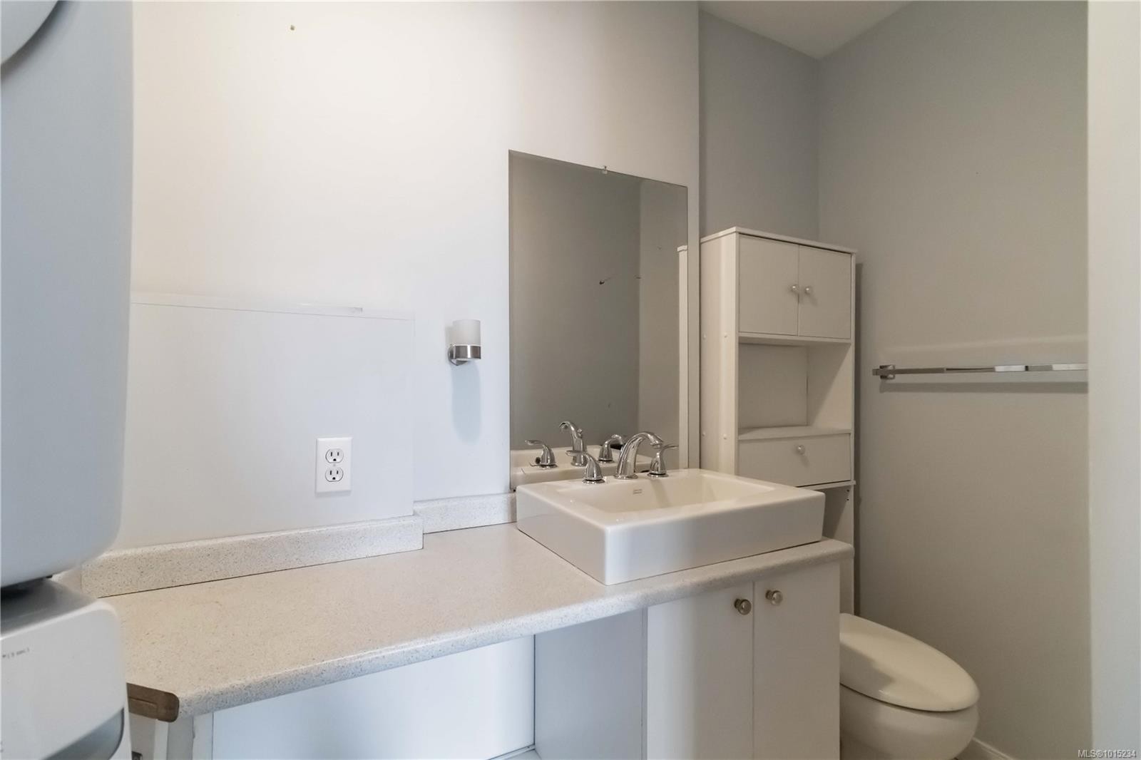 2344 Ocean Ave, Sidney, BC