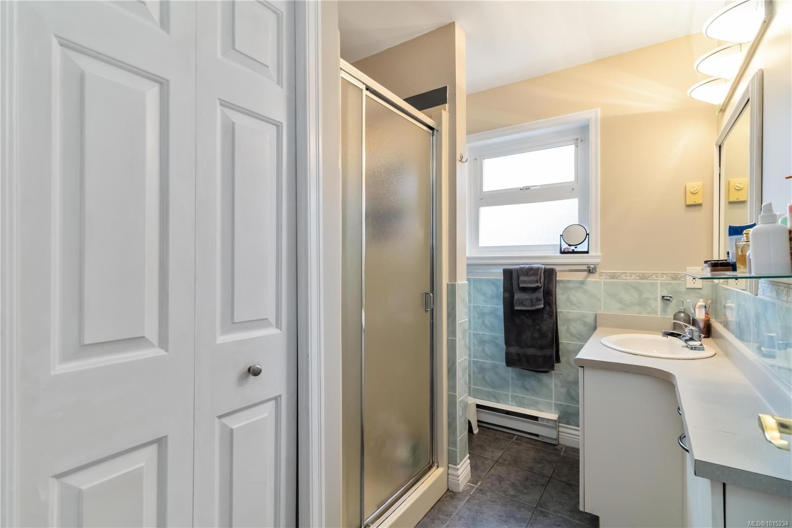 2344 Ocean Ave, Sidney, BC