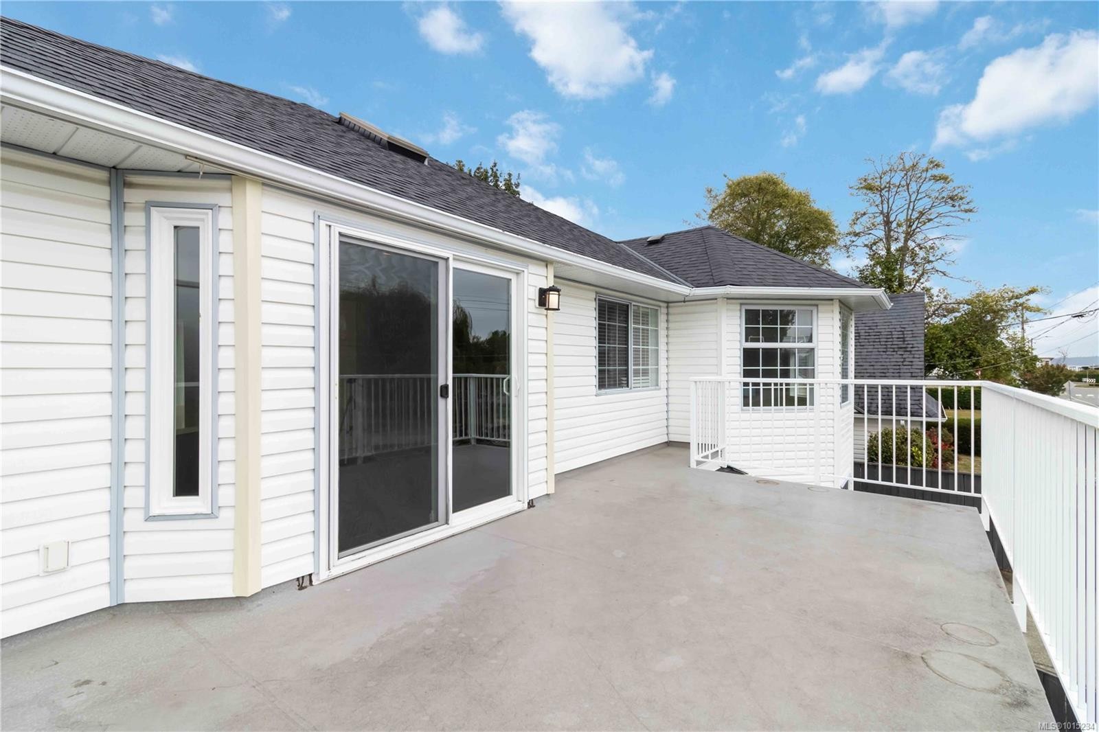 2344 Ocean Ave, Sidney, BC