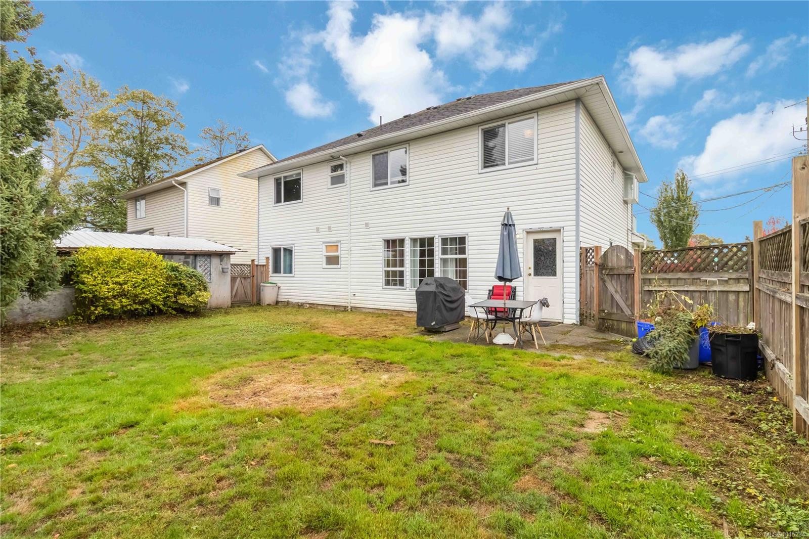 2344 Ocean Ave, Sidney, BC