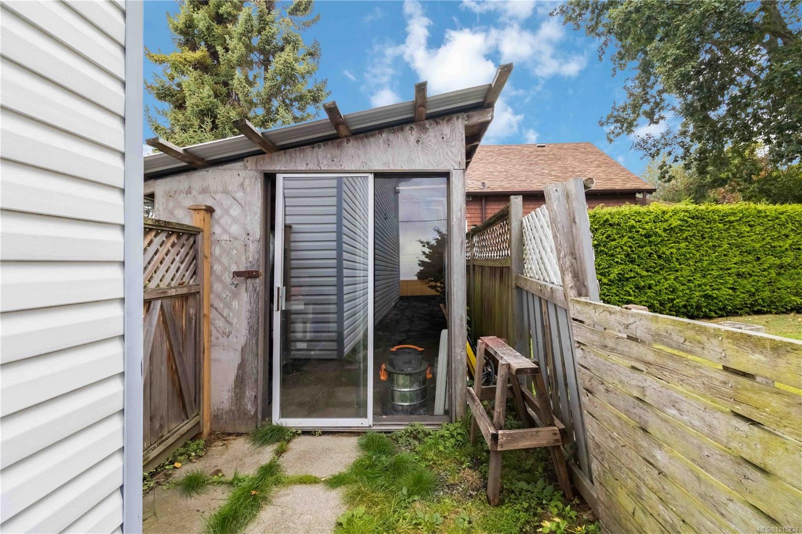 2344 Ocean Ave, Sidney, BC