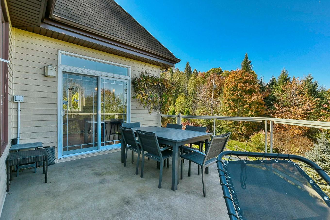 Balcon - 48 Ch. Doris, Saint-Sauveur, QC - Outdoor With Deck Patio Veranda