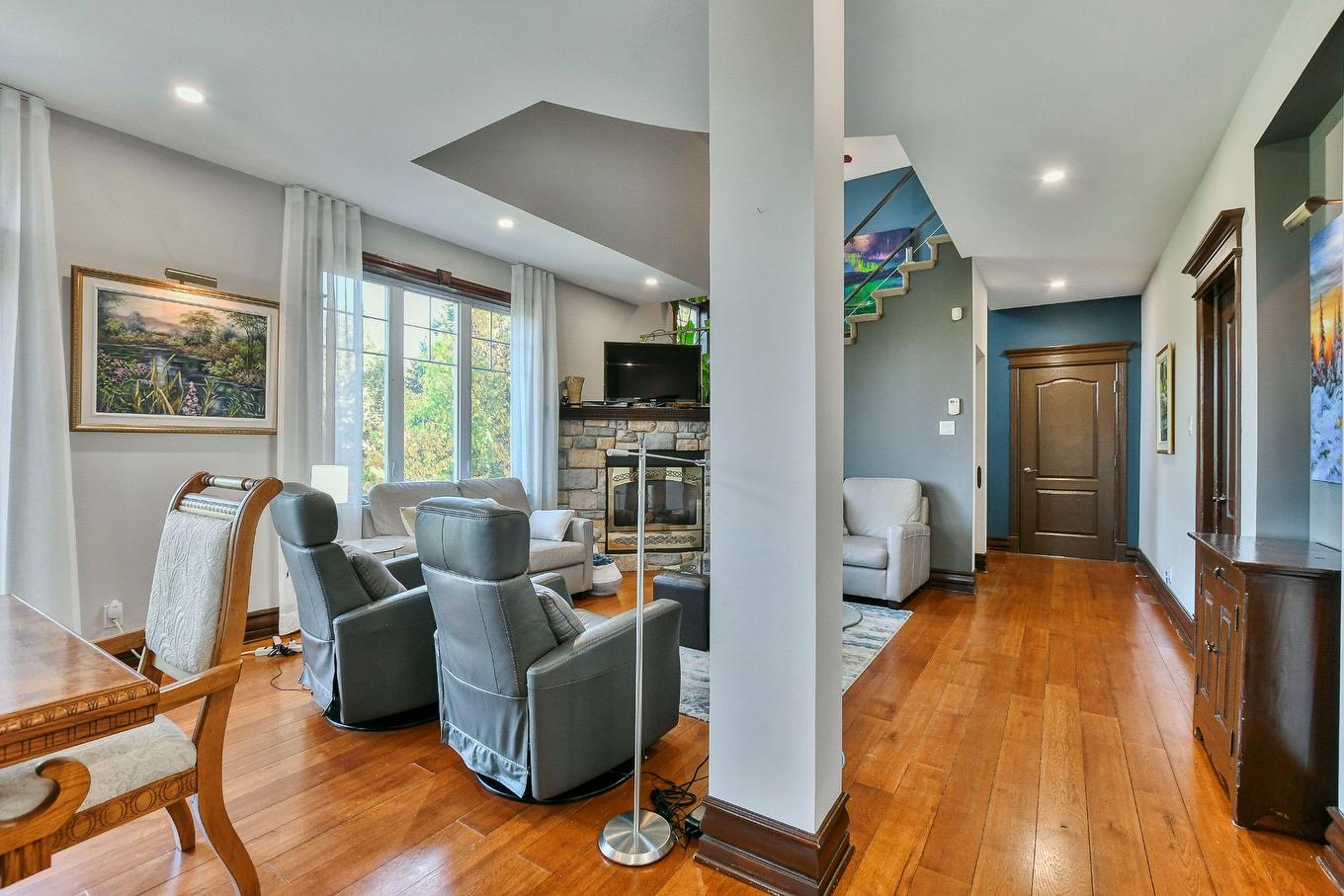 Salon - 48 Ch. Doris, Saint-Sauveur, QC - Indoor