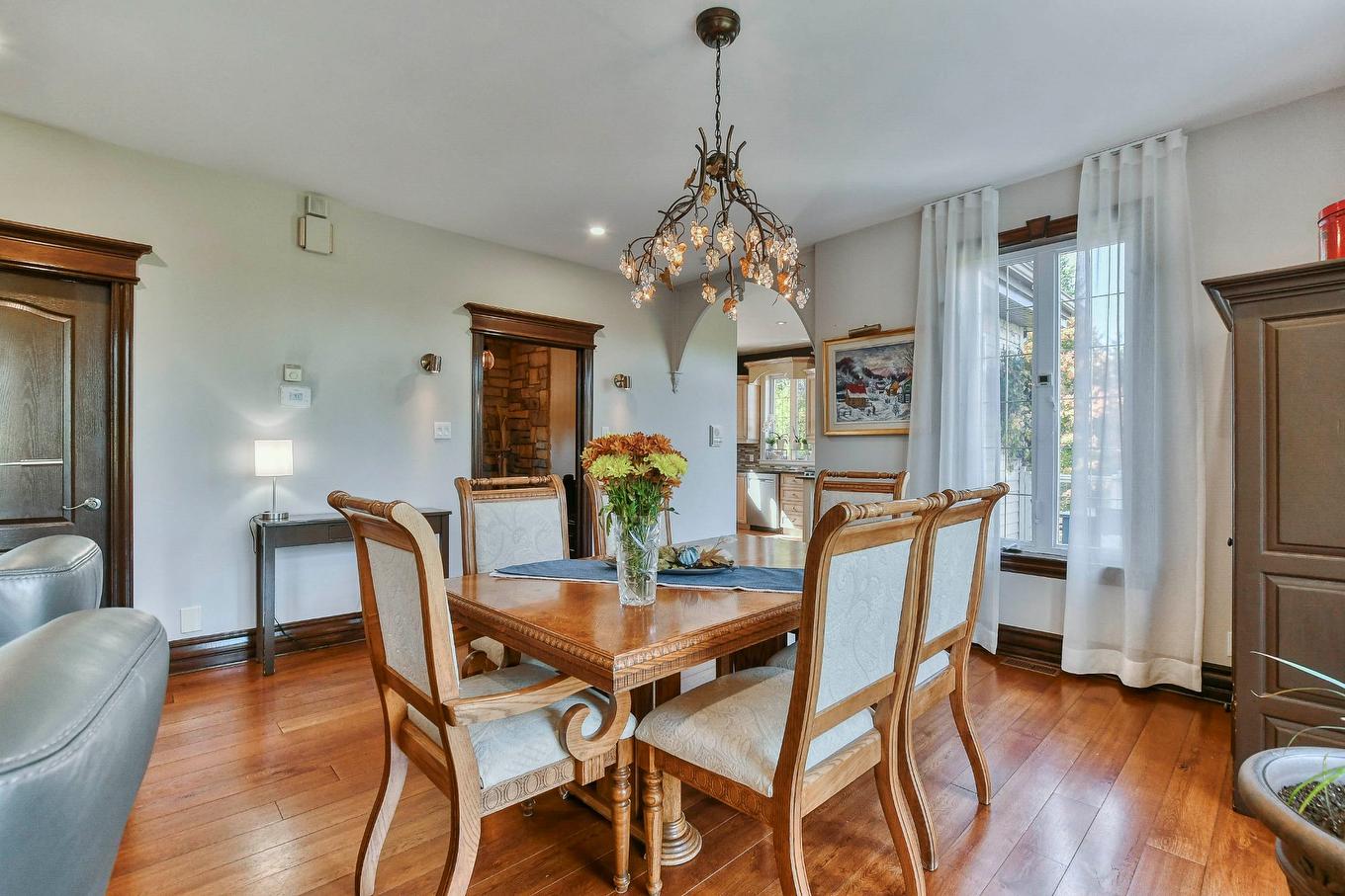 Salle à manger - 48 Ch. Doris, Saint-Sauveur, QC - Indoor Photo Showing Dining Room