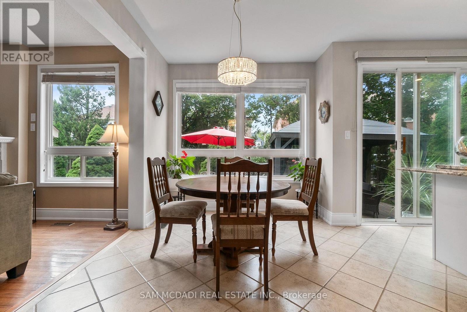 3859 Pondview Way, Mississauga, ON - Indoor Photo Showing Dining Room