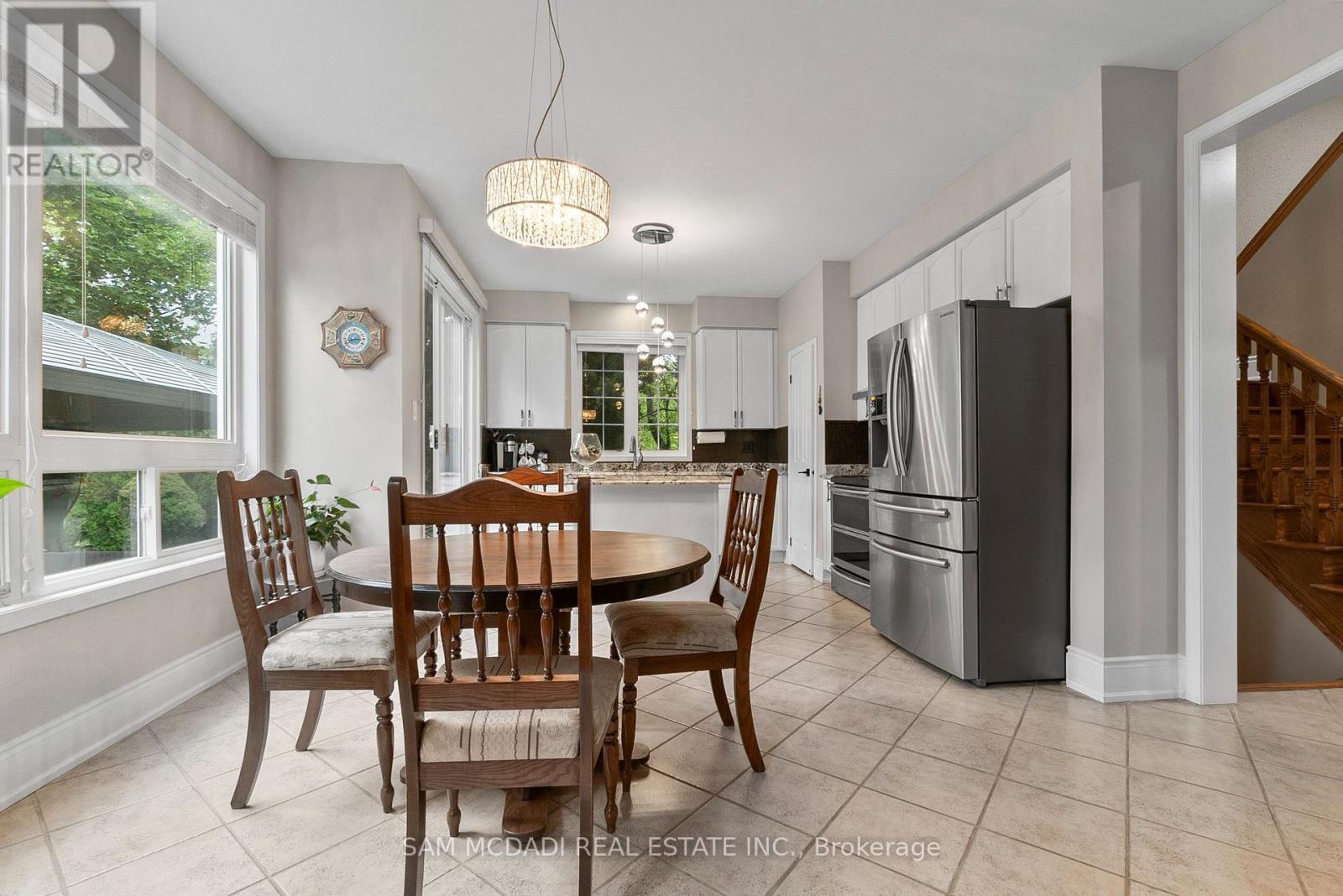 3859 Pondview Way, Mississauga, ON - Indoor Photo Showing Dining Room