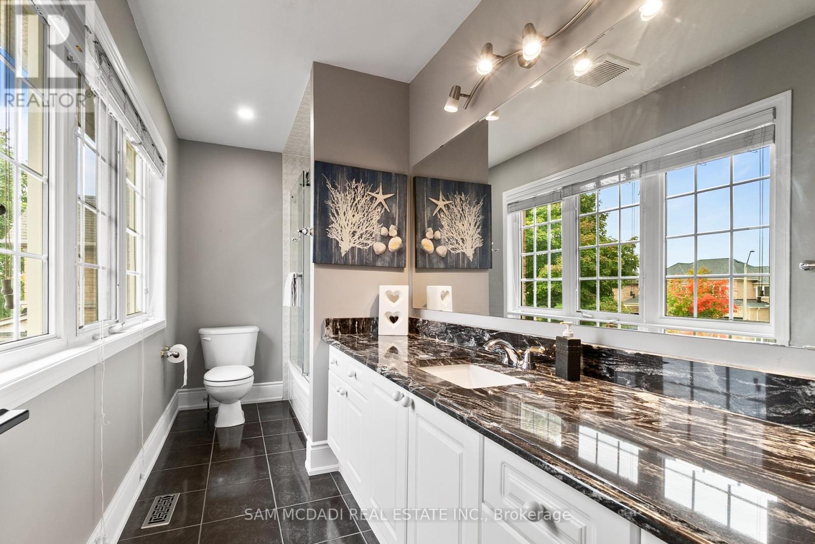 3859 Pondview Way, Mississauga, ON - Indoor Photo Showing Bathroom