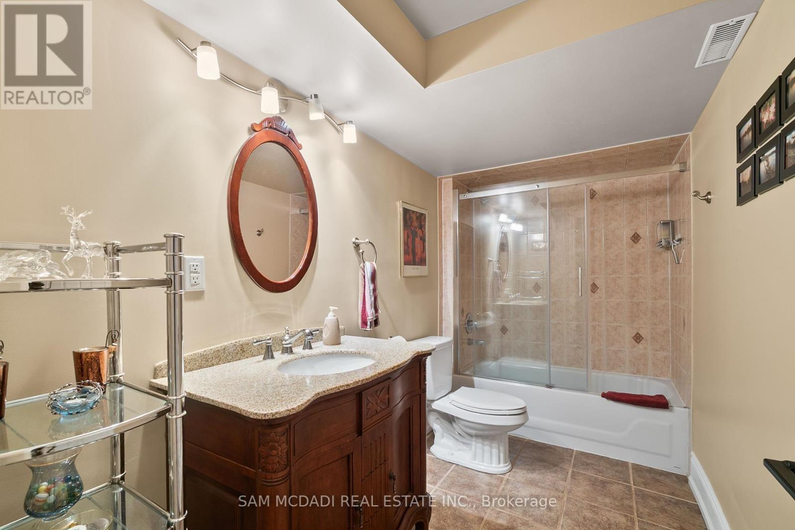 3859 Pondview Way, Mississauga, ON - Indoor Photo Showing Bathroom