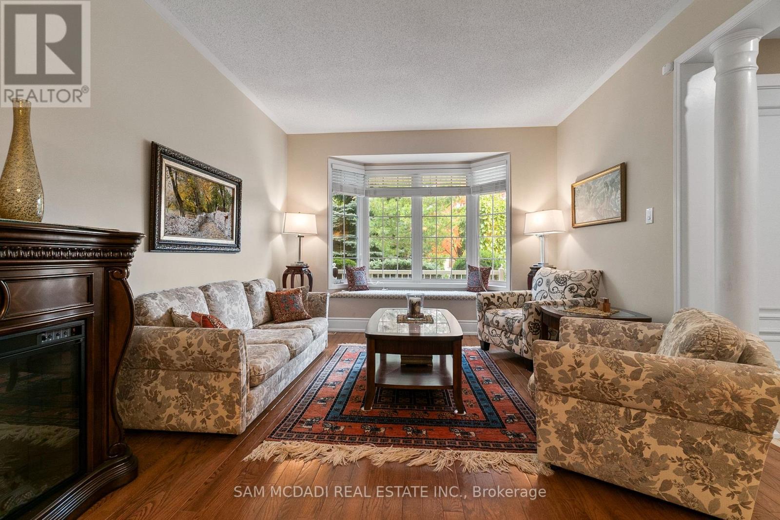 3859 Pondview Way, Mississauga, ON - Indoor Photo Showing Living Room With Fireplace