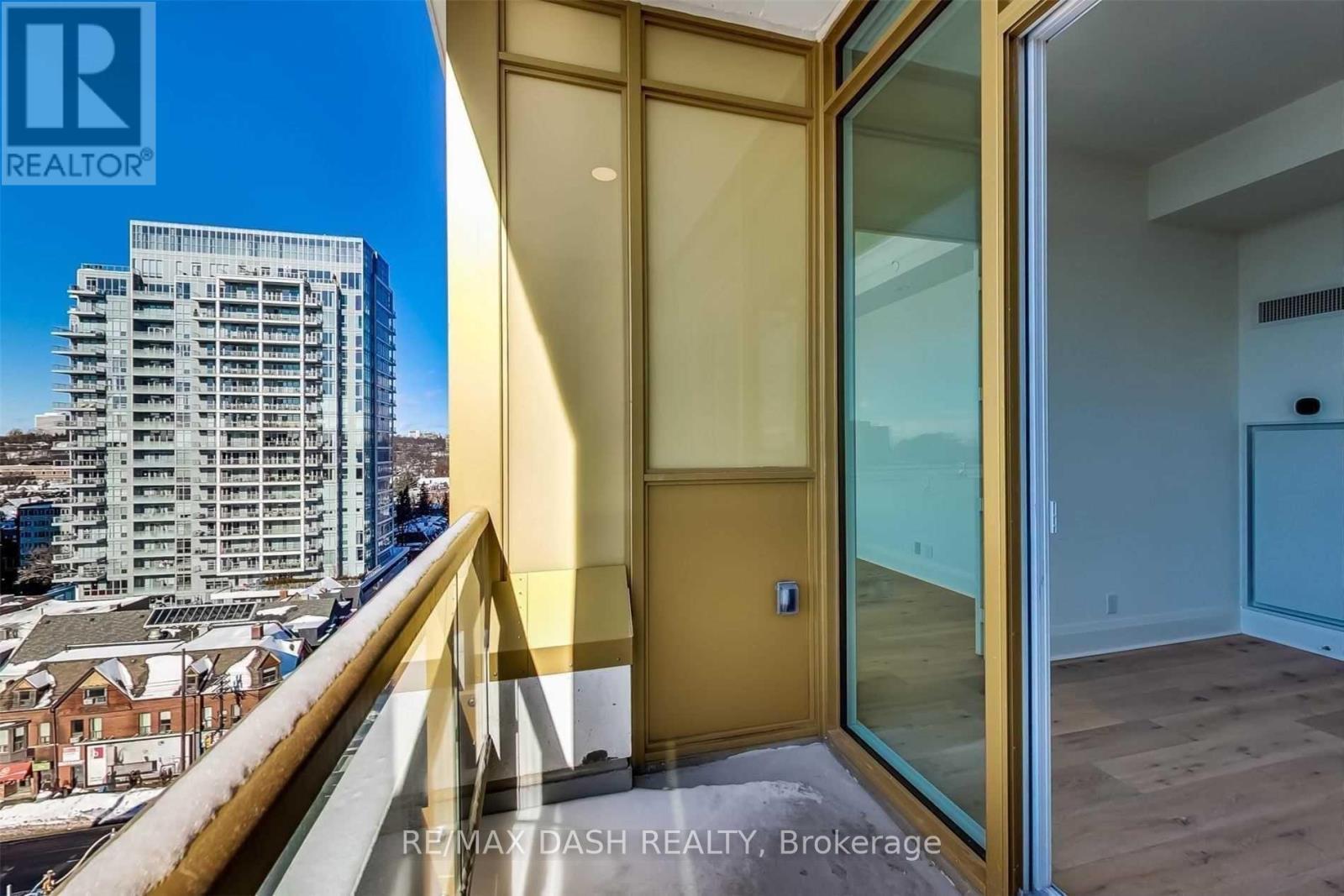 1001 - 151 Avenue Road, Toronto, ON - Outdoor With Exterior