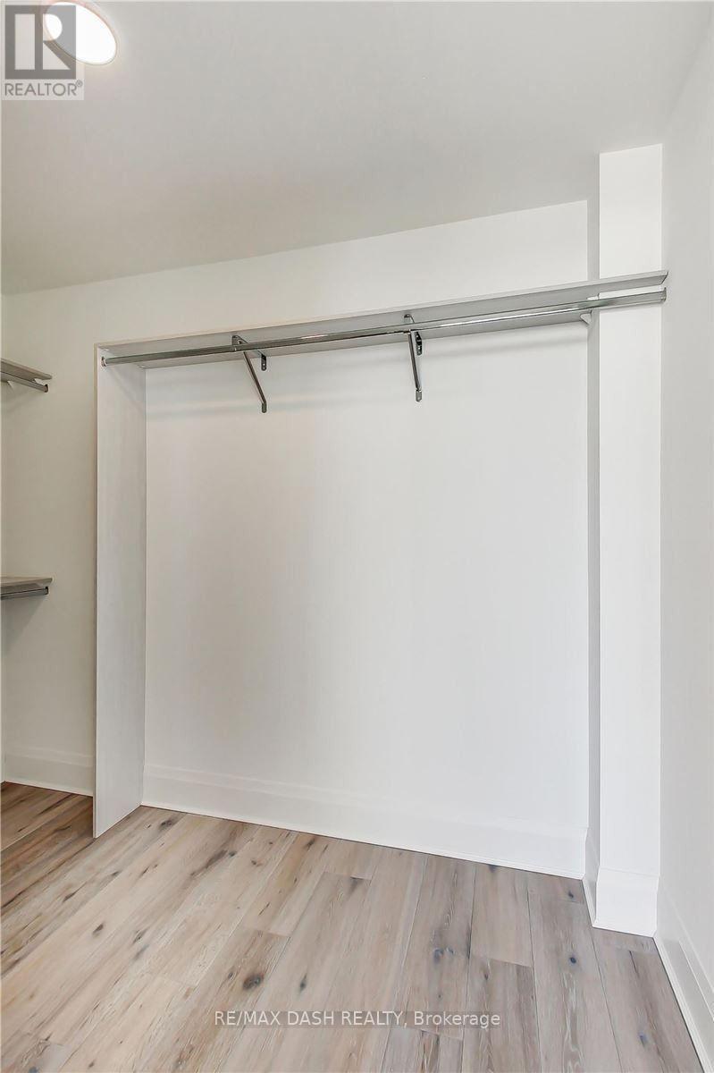 1001 - 151 Avenue Road, Toronto, ON - Indoor With Storage