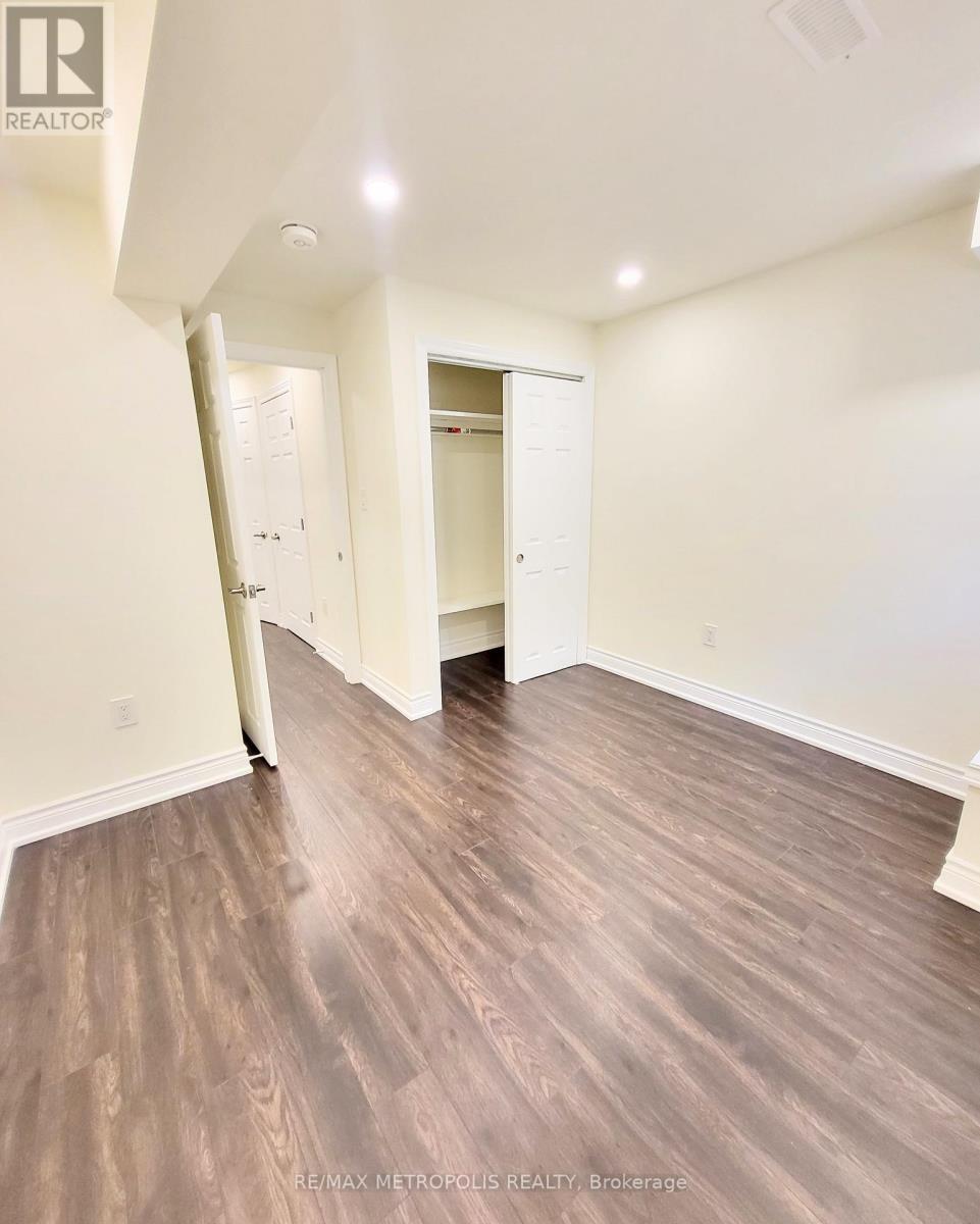 Bsmt - 923 Penson Crescent, Milton, ON - Indoor