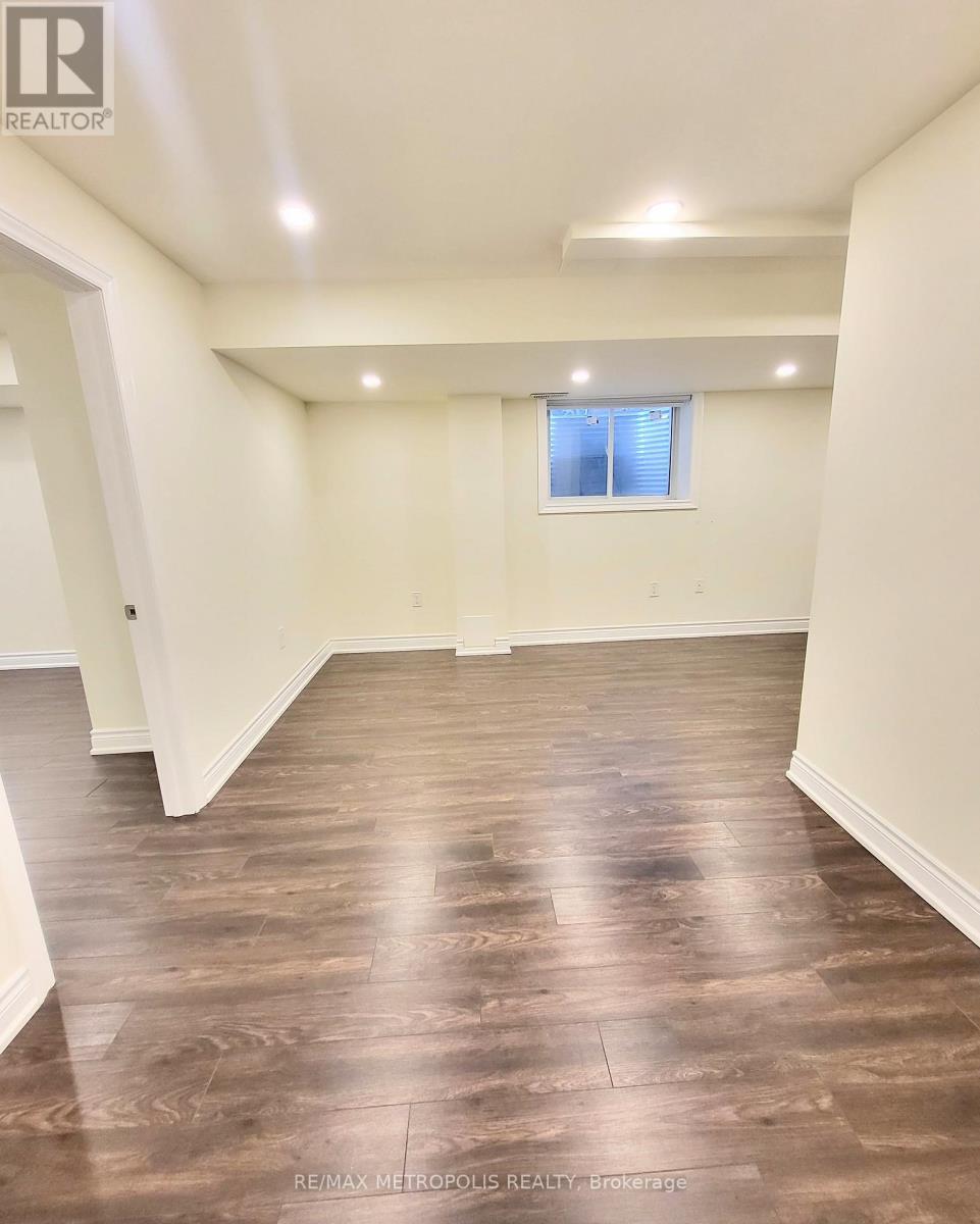 Bsmt - 923 Penson Crescent, Milton, ON - Indoor