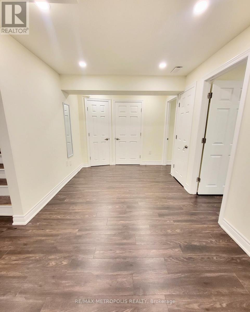 Bsmt - 923 Penson Crescent, Milton, ON - Indoor Photo Showing Other Room