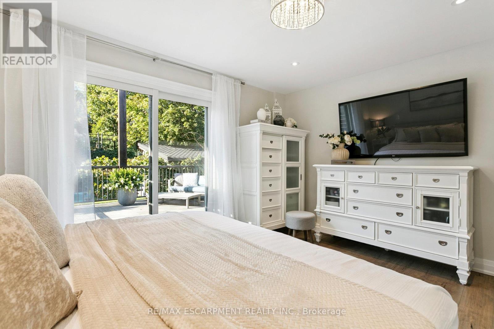 2683 Kingsberry Crescent, Mississauga, ON - Indoor Photo Showing Bedroom