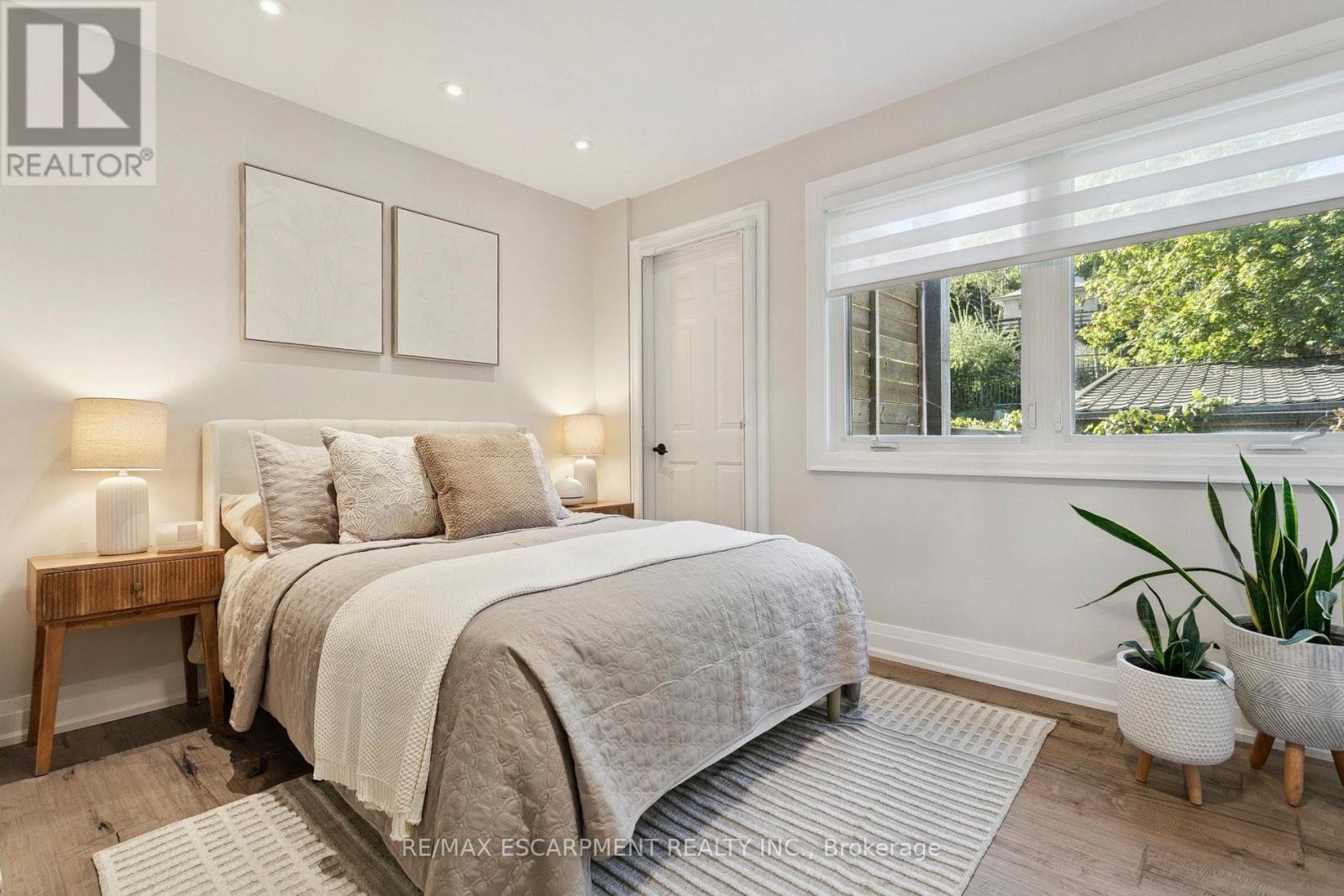 2683 Kingsberry Crescent, Mississauga, ON - Indoor Photo Showing Bedroom