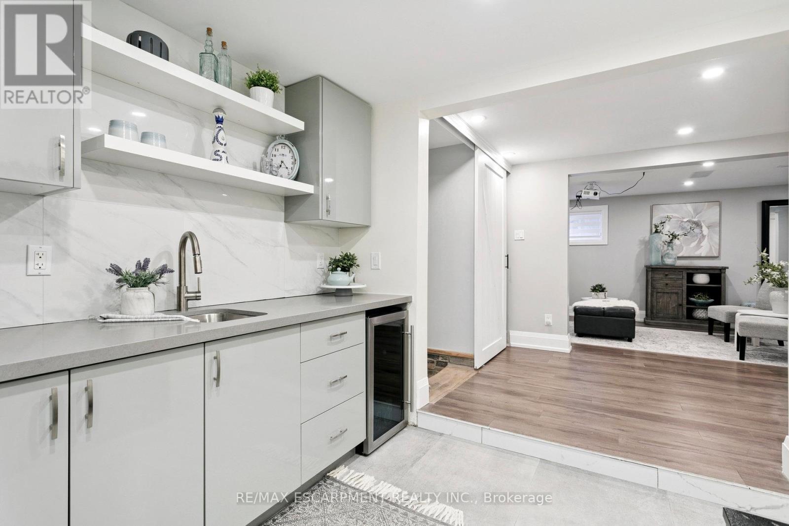 2683 Kingsberry Crescent, Mississauga, ON - Indoor Photo Showing Kitchen