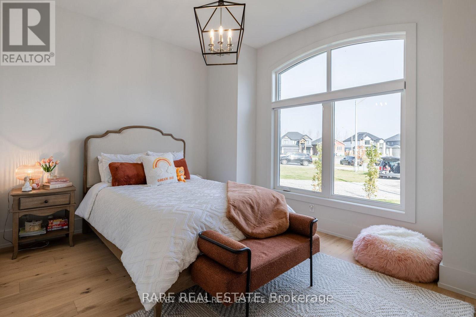 3638 Vosburgh Place N, Lincoln, ON - Indoor Photo Showing Bedroom