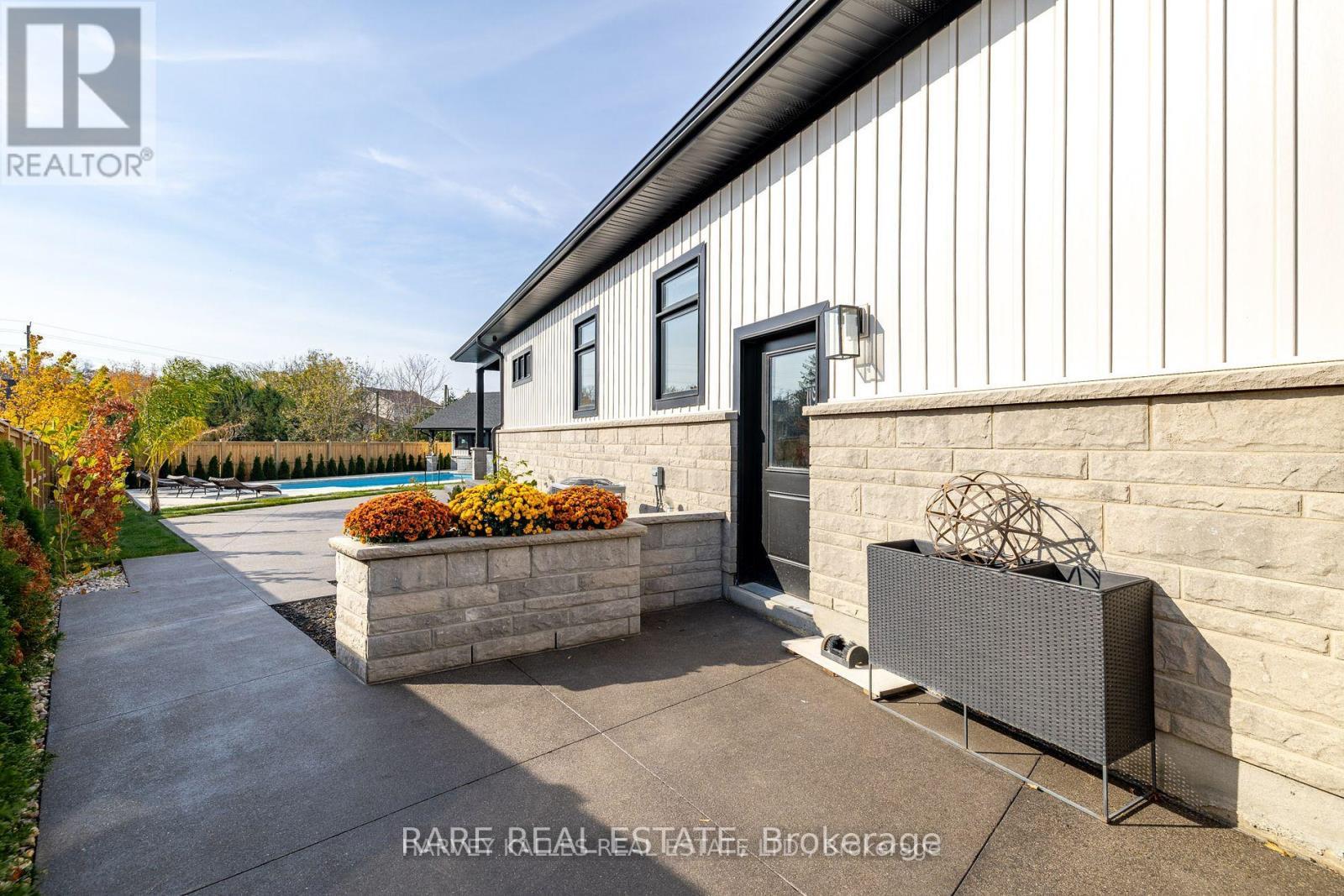 3638 Vosburgh Place N, Lincoln, ON - Outdoor With Exterior