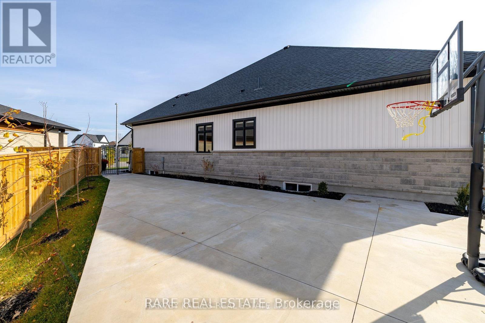 3638 Vosburgh Place N, Lincoln, ON - Outdoor