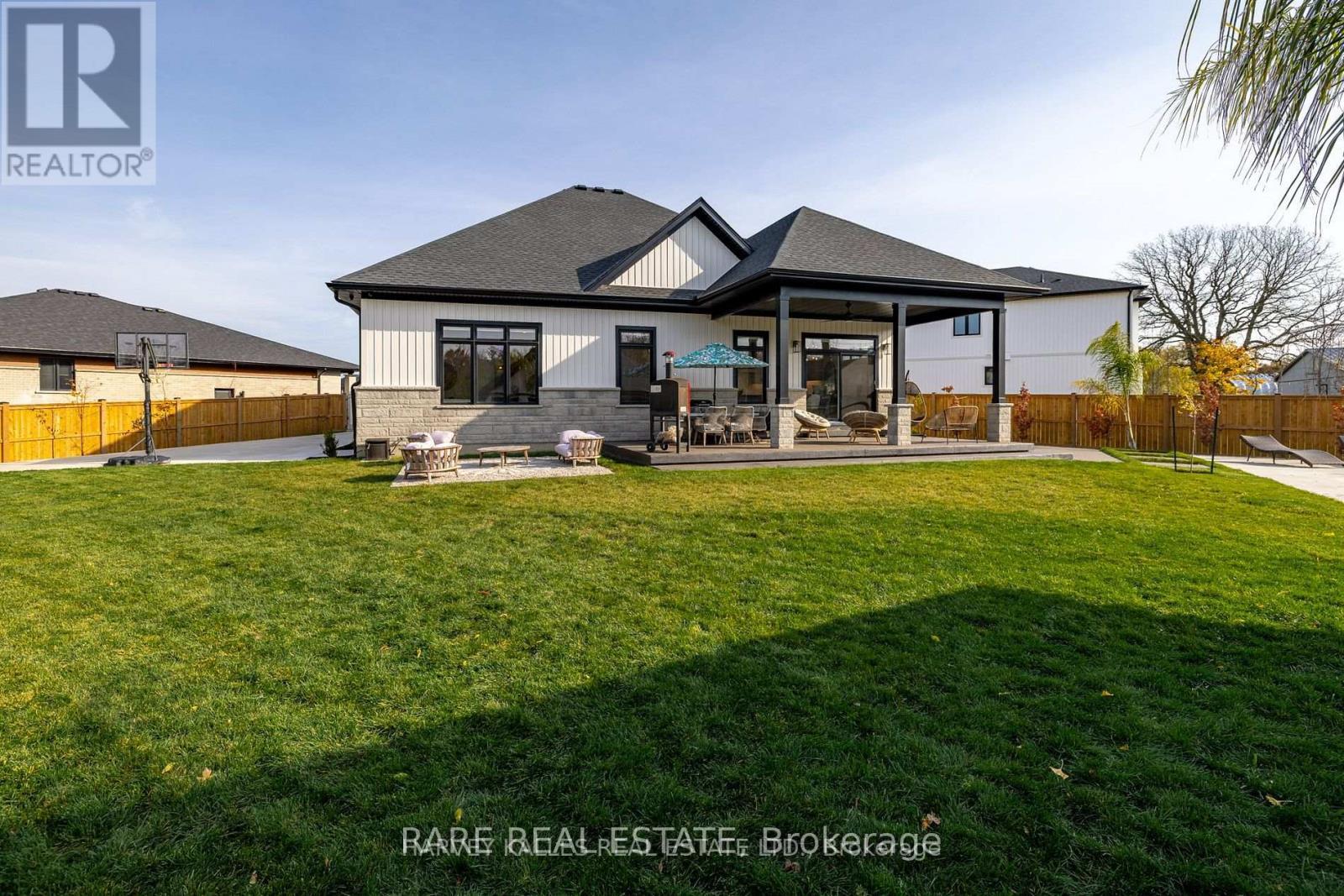 3638 Vosburgh Place N, Lincoln, ON - Outdoor With Deck Patio Veranda