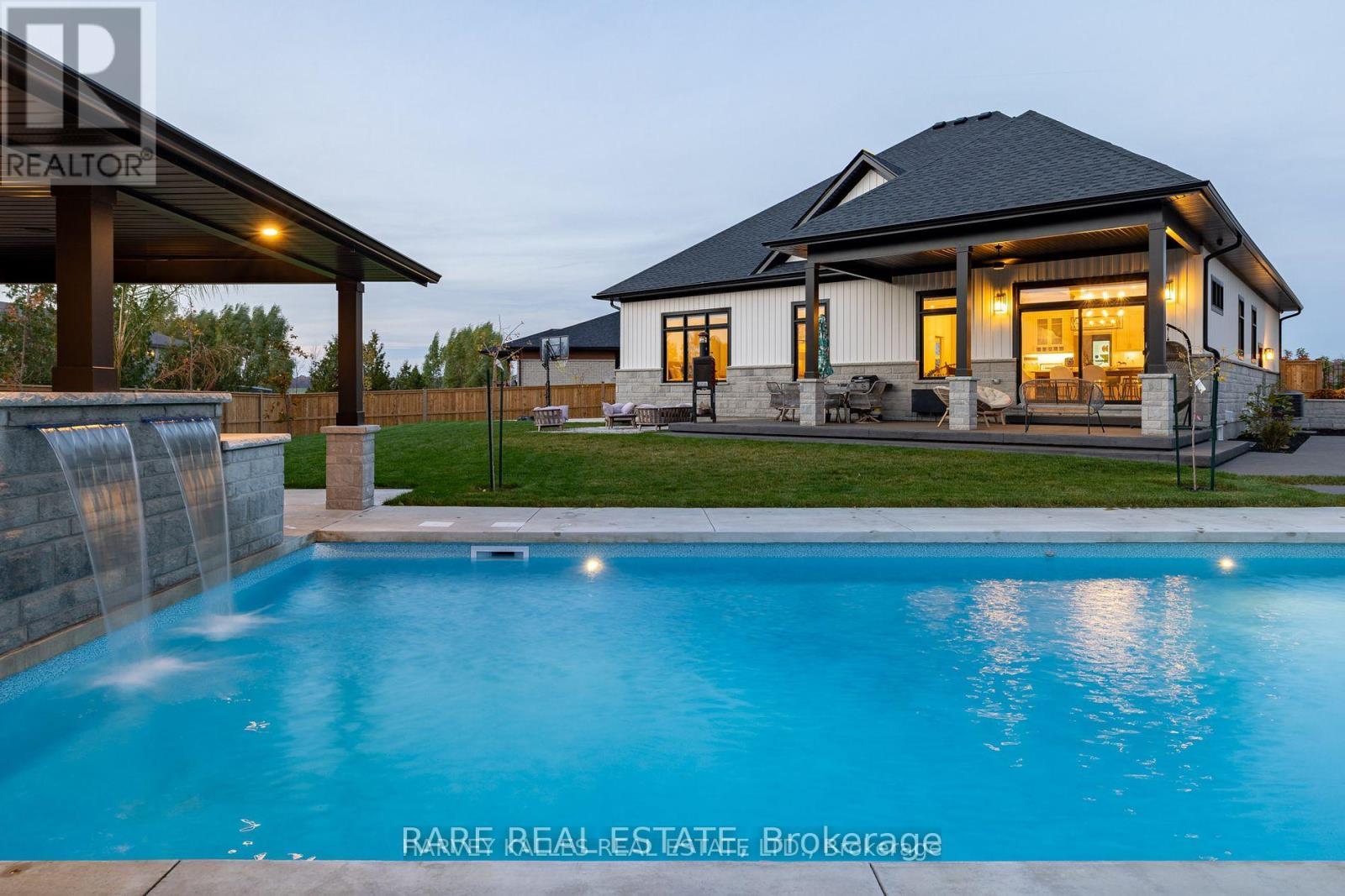 3638 Vosburgh Place N, Lincoln, ON - Outdoor With In Ground Pool With Deck Patio Veranda