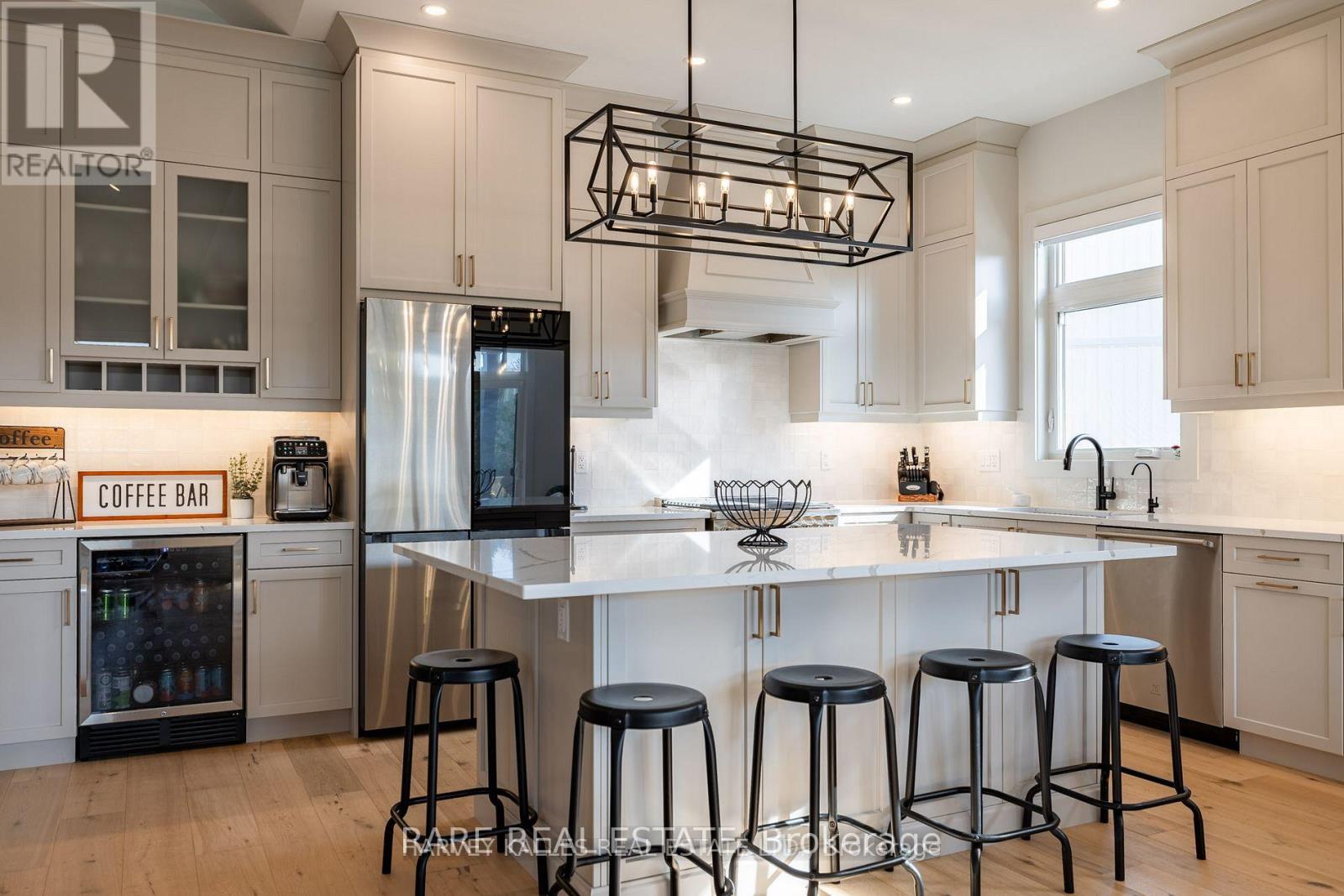 3638 Vosburgh Place N, Lincoln, ON - Indoor Photo Showing Kitchen With Upgraded Kitchen