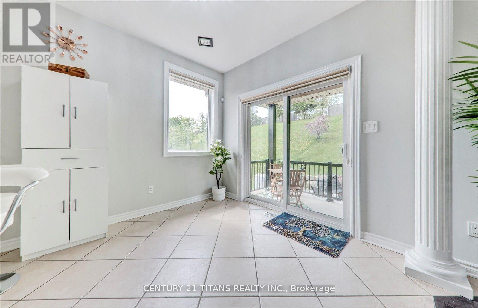 577 Royalpark Way, Vaughan, ON - Indoor Photo Showing Other Room